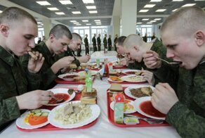 Не в коня корм: в армии отказались от тушенки и «мясорастительных консервов»
