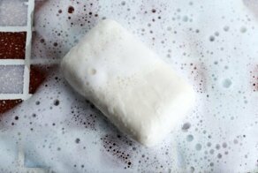 Почему мыло с водой дает пену?