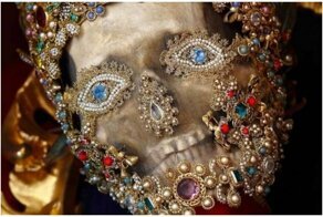 Бизнес на костях: скелеты, мощи и бриллианты