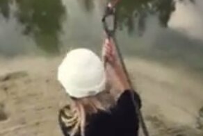 Девушка получила серьезную травму, упав с зиплайна в Нидерландах