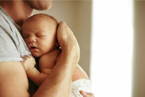 "Закон самца": в России могут начать выплачивать "отцовский капитал"