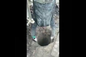 Погрузился в работу с головой