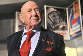 Алексей Архипович Леонов, с днем рождения!