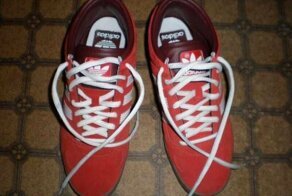 Угодил под дождь в китайских Adidas