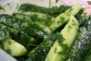 Малосольные Огурцы - быстрый салат за 10 минут