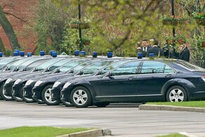 На челябинских чиновников завели дело в связи с покупкой дорогого авто