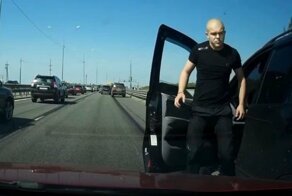 Хороший урок для наглого лысого обочечника