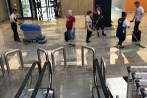 Терминал в Шереметьево затопило водой из-за микроволновки: видео