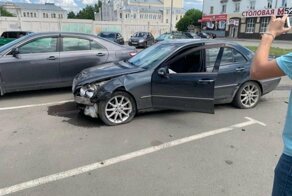 Авария дня. В Бийске пострадавшие избили пьяного виновника аварии