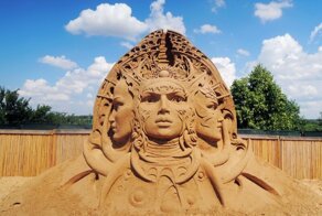 Выставка песчаных скульптур Эпоха мифов: Боги и Духи Беларуси