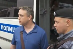 "Американец? Свободен!": в День России в Москве прошли массовые задержания