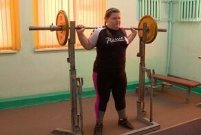 Школьница из Калуги вернулась с наградами с первенства мира по пауэрлифтингу