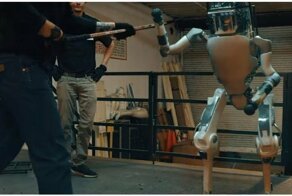 Когда роботы Boston Dynamics наконец решат дать отпор людям. Русская озвучка