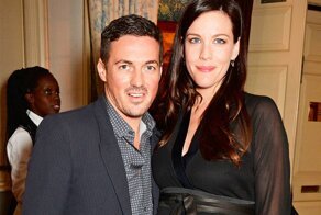 10 пар знаменитостей, для которых чувства важнее внешности