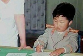 В школе Ким Чен Ын плевался в одноклассников