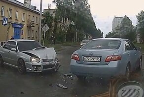 Авария дня. Subaru и Toyota в Новосибирске