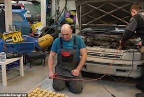 Умельцы из Новосибирска попытались завести авто от лимонов