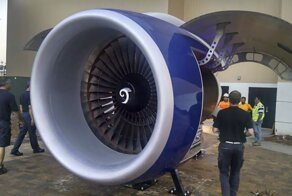 Авиатехники превратили двигатель Boeing 757 в гриль
