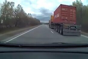Авария дня. Обгон фуры на трассе