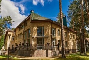 Коттедж с царским унитазом продают в Челябинске