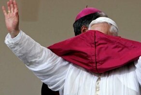 Ветер не любит Папу Римского и вот 20 доказательств