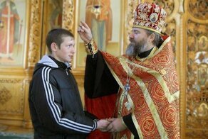 В РПЦ придумали правила общения со скинхедами, готами и АУЕшниками