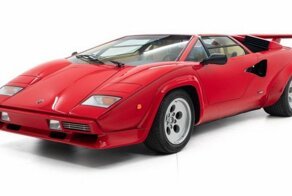 Lamborghini Countach 1984 года, принадлежавшая автогонщику Марио Андретти, выставлена на продажу