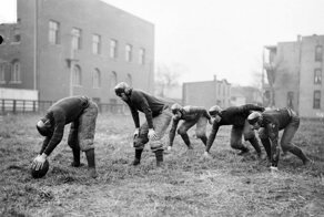 19 смертельных травм за год: как играли в американский футбол в начале XX века