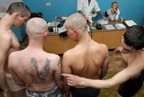 Почему с татуировками не берут в армию?