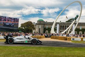 Заезд беспилотного автомобиля Roborace в Гудвуде