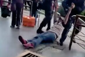 "Отдайте деньги!": жительница Воскресенска разгромила офис Сбербанка