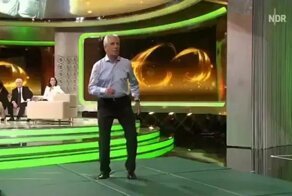 69-летний бывший футболист продемонстрировал свою невероятную физическую форму