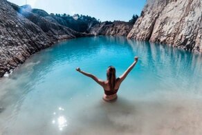 Инстаграмеры массово заболели из-за фотографий в "модном" озере