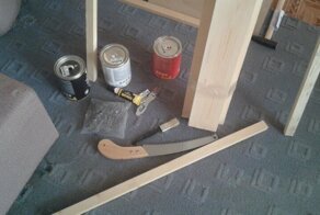 Что можно подарить человеку, зарплата которого больше твоей в три-четыре раза?