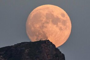 Снимок Луны, поражающий воображение