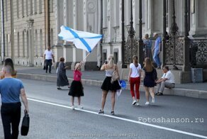 Бродя по Санкт-Петербургу в день ВМФ России