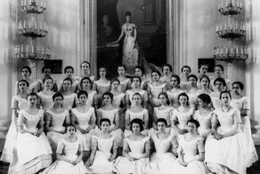 Шойгу открывает в Петербурге закрытую школу для девочек - первая критика