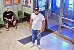 В Нью-Йорке парень зашел в полицейский участок с просьбой застрелить его