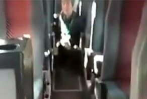 Их нравы: китайская туристка справила нужду прямо в российском туристическом автобусе
