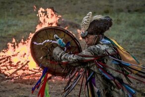 Сибирские шаманы соберутся на Байкале, чтобы вызвать дождь для тушения пожаров