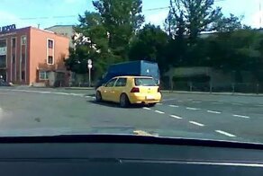 Полное видео погони ДПС за желтым VW Golf. Нарушитель до сих пор в розыске