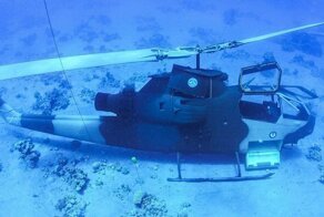 Приманка для туристов: военную технику затопили в Красном море