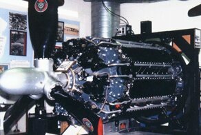 Почему авиационный поршневой двигатель уступил реактивному