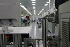 Экскурсия на завод микроэлектроники "Микрон": как делают чипы для электронного паспорта