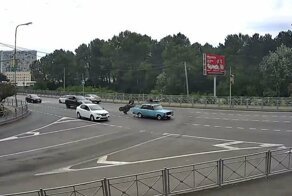 В Сочи мотоциклист без экипировки врезался в "Жигули"