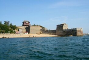 Там где Китайская стена выходит в море
