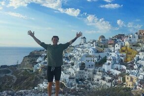 Парень выбросил в море кольцо за 5 тысяч долларов после того, как девушка рассталась с ним