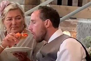 Теща накормила пьяного зятя на свадьбе