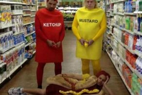 20 самых смешных и неприличных фотографий из магазинов Walmart