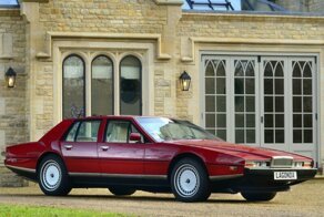 Первый автомобиль с цифровой панелью (не японский)